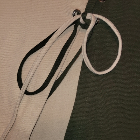 Capsulle Lace Front Bodycon Midi Dress - Picture 4 of 8